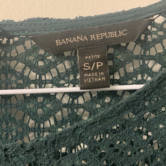 Like new Size small Forest Green Banana Republic blouse - Picture 3 of 4